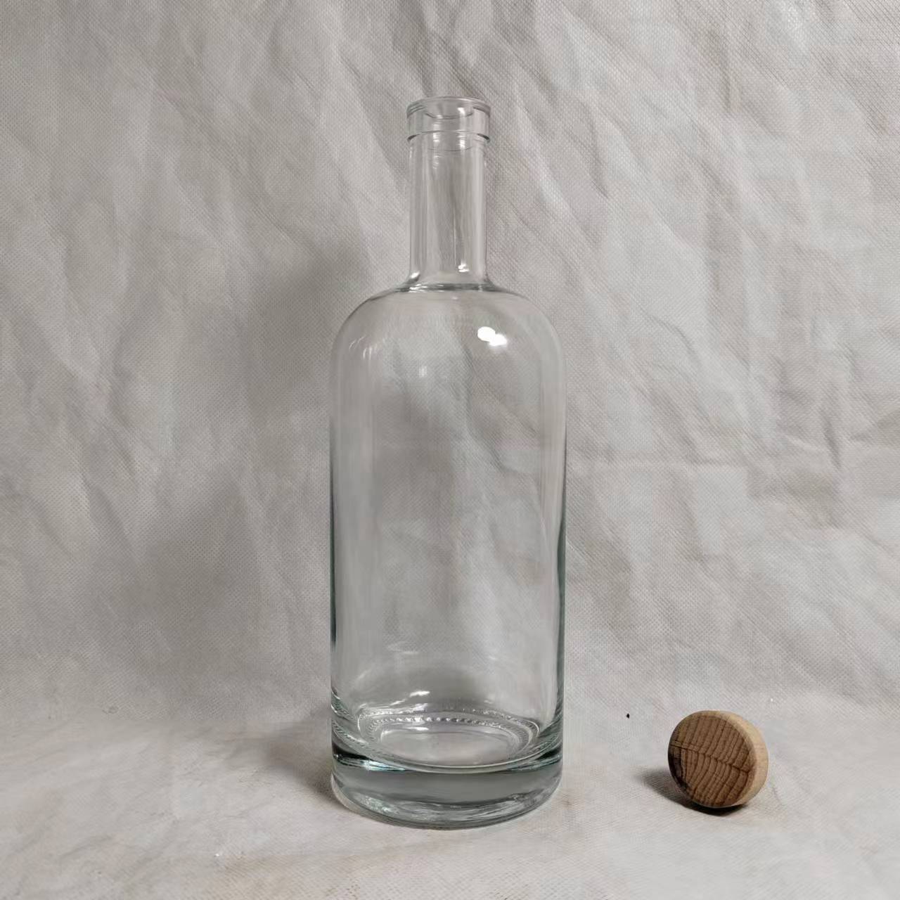 High-Quality Custom Glass Bottle Service | Professional Custom Glass Bottles with Various Capacities and Designs for the Wine Industry