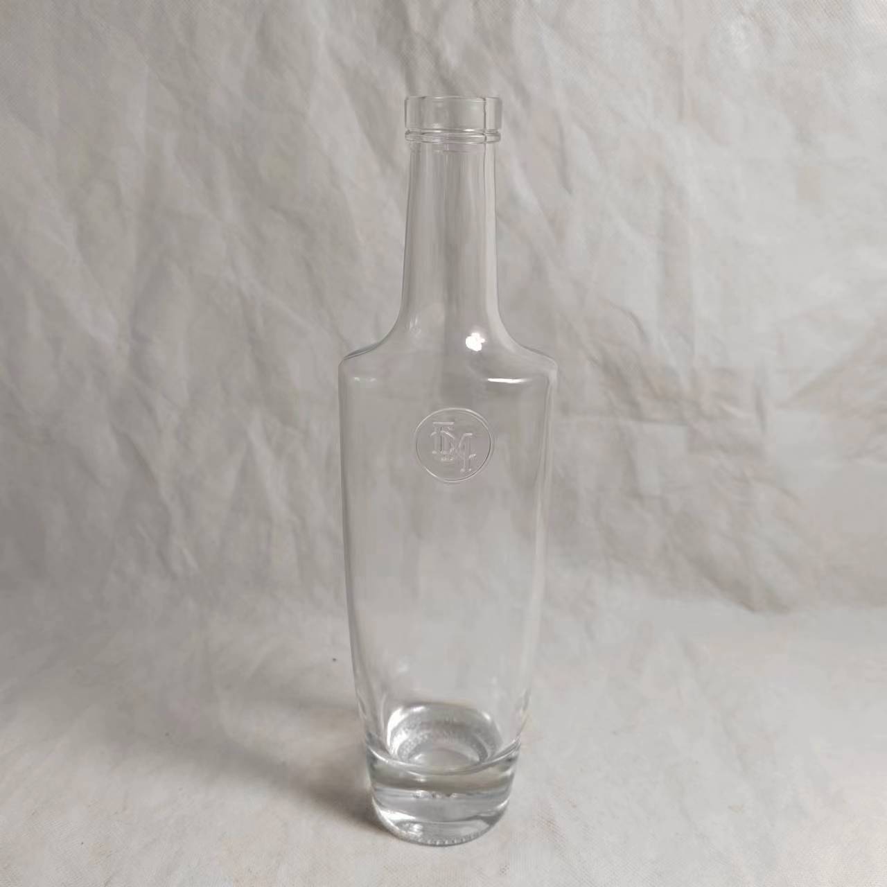 Unique Design and Exquisite Craftsmanship in Custom Glass Bottles | Enhancing Brand Value and Market Competitiveness Through Bottle Manufacturing