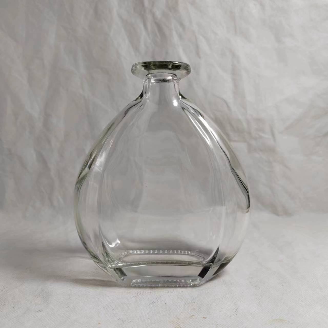 The Complete Journey of Custom Glass Bottles from Concept to Finished Product | Providing Personalized Design and Fast Delivery Services